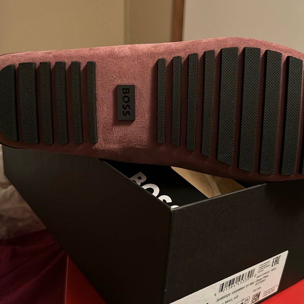 Size 10.5 BOSS - Picture 2 of 8